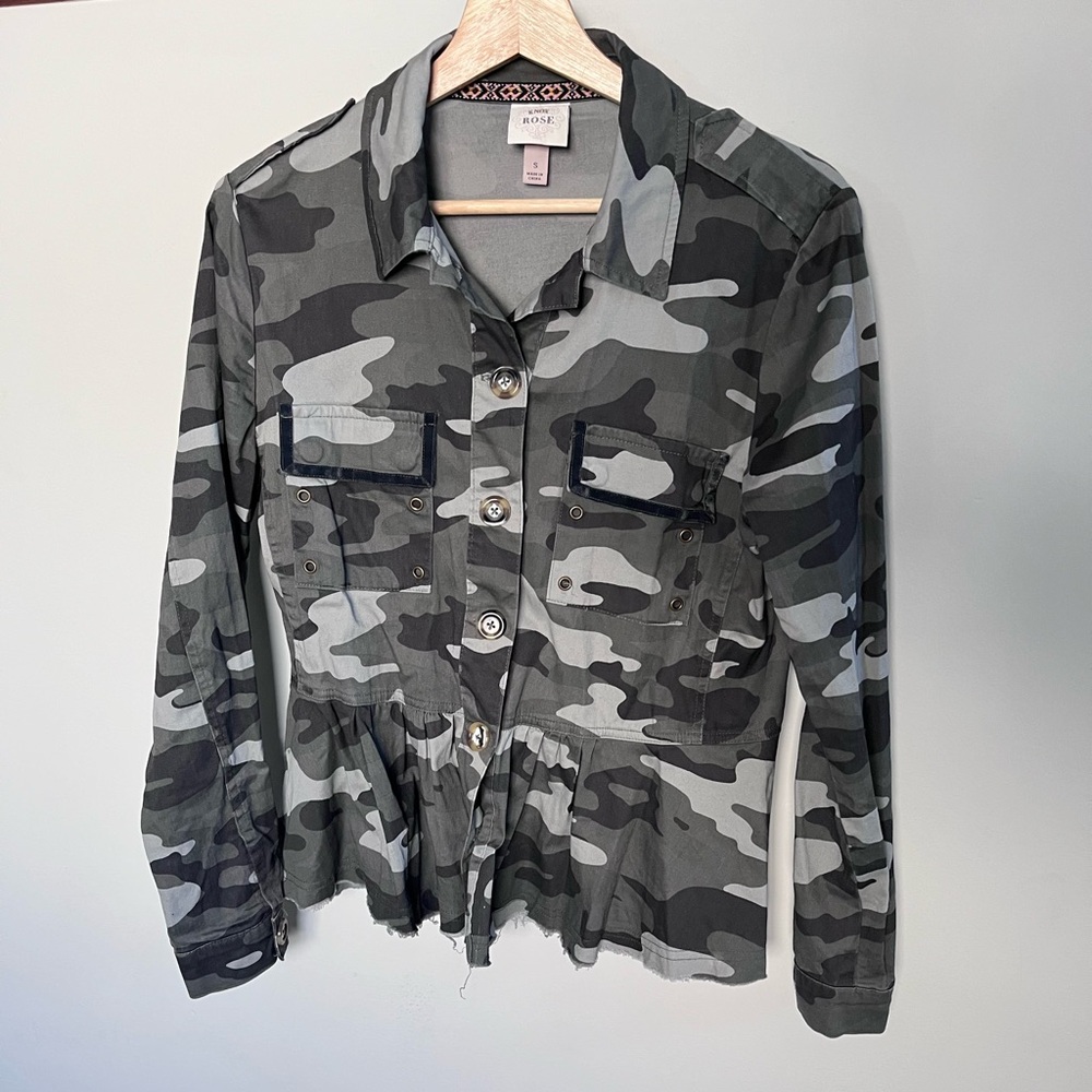 Knox Rose Camo Utility Peplum Jacket Grey Green Camouflage Raw Hem Small